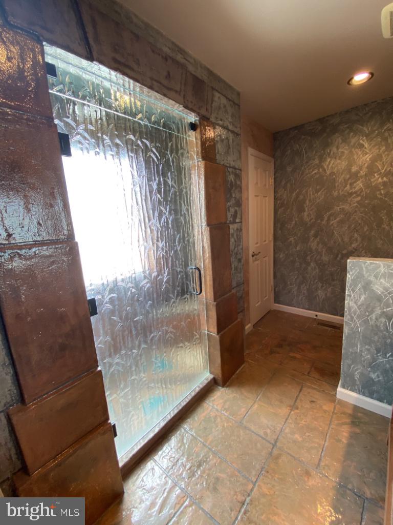 LAKE OF THE WOODS - Residential Lease