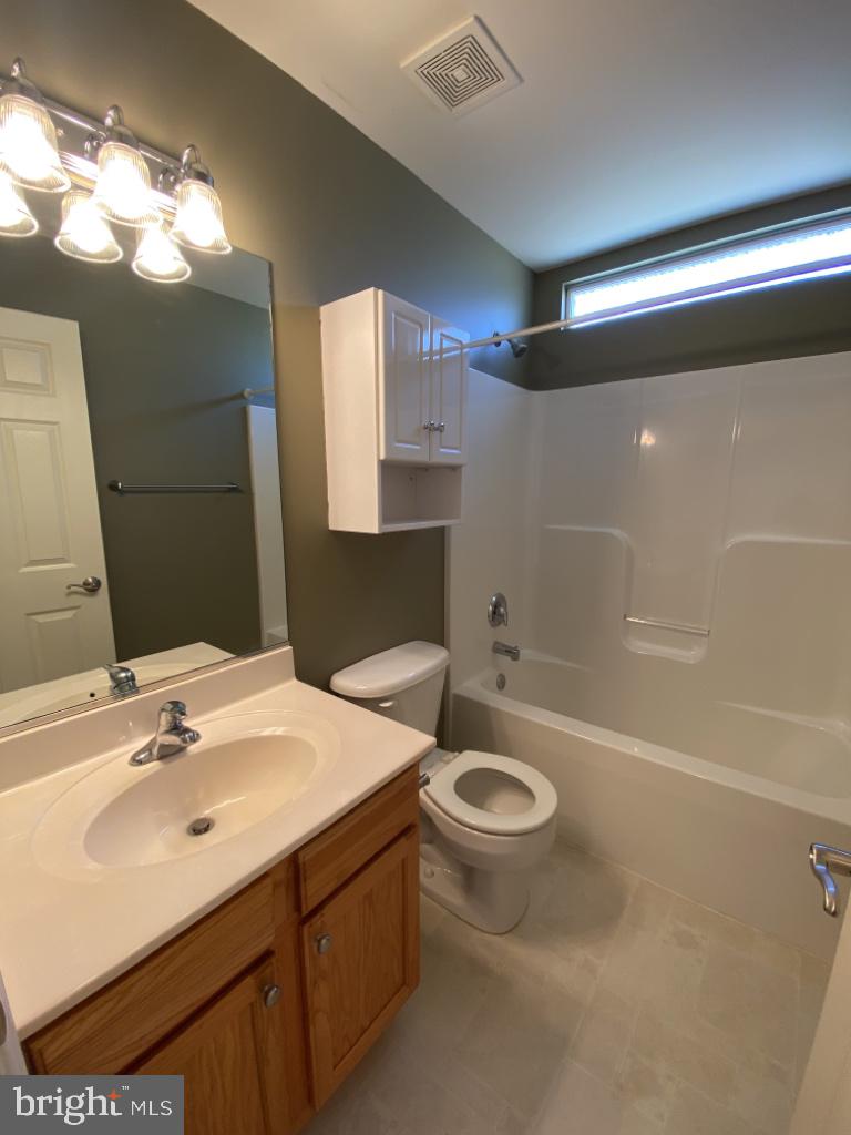 LAKE OF THE WOODS - Residential Lease