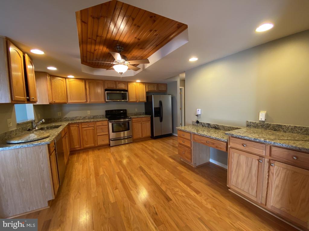 LAKE OF THE WOODS - Residential Lease