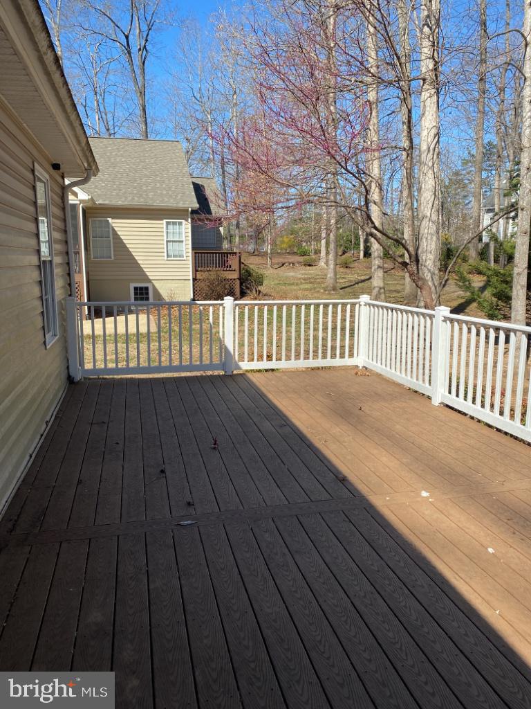 LAKE OF THE WOODS - Residential Lease