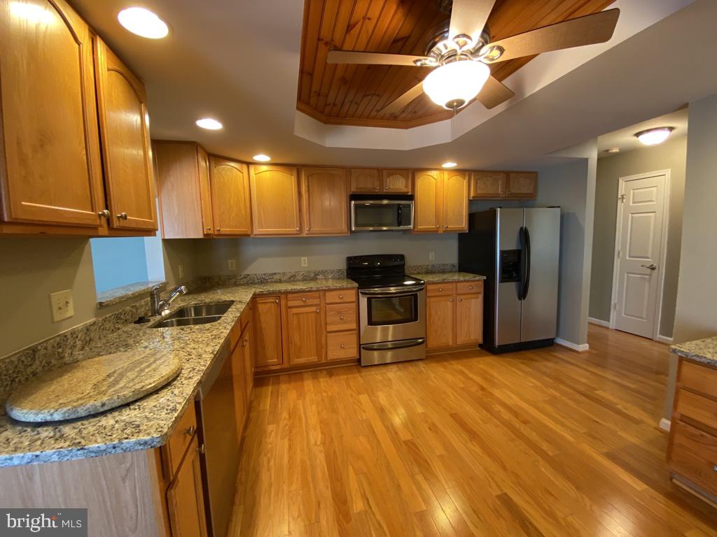 LAKE OF THE WOODS - Residential Lease