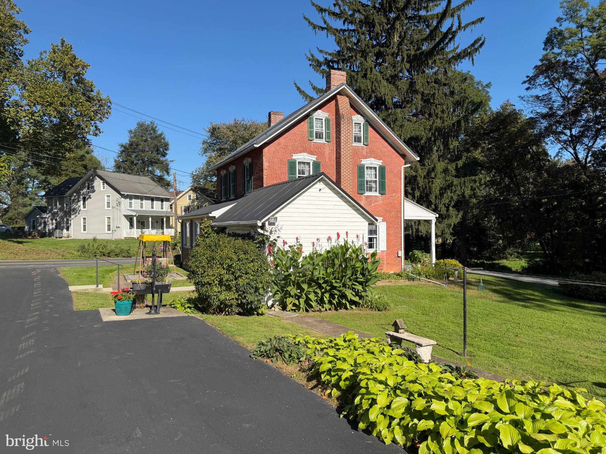314 E MEADOW VALLEY ROAD