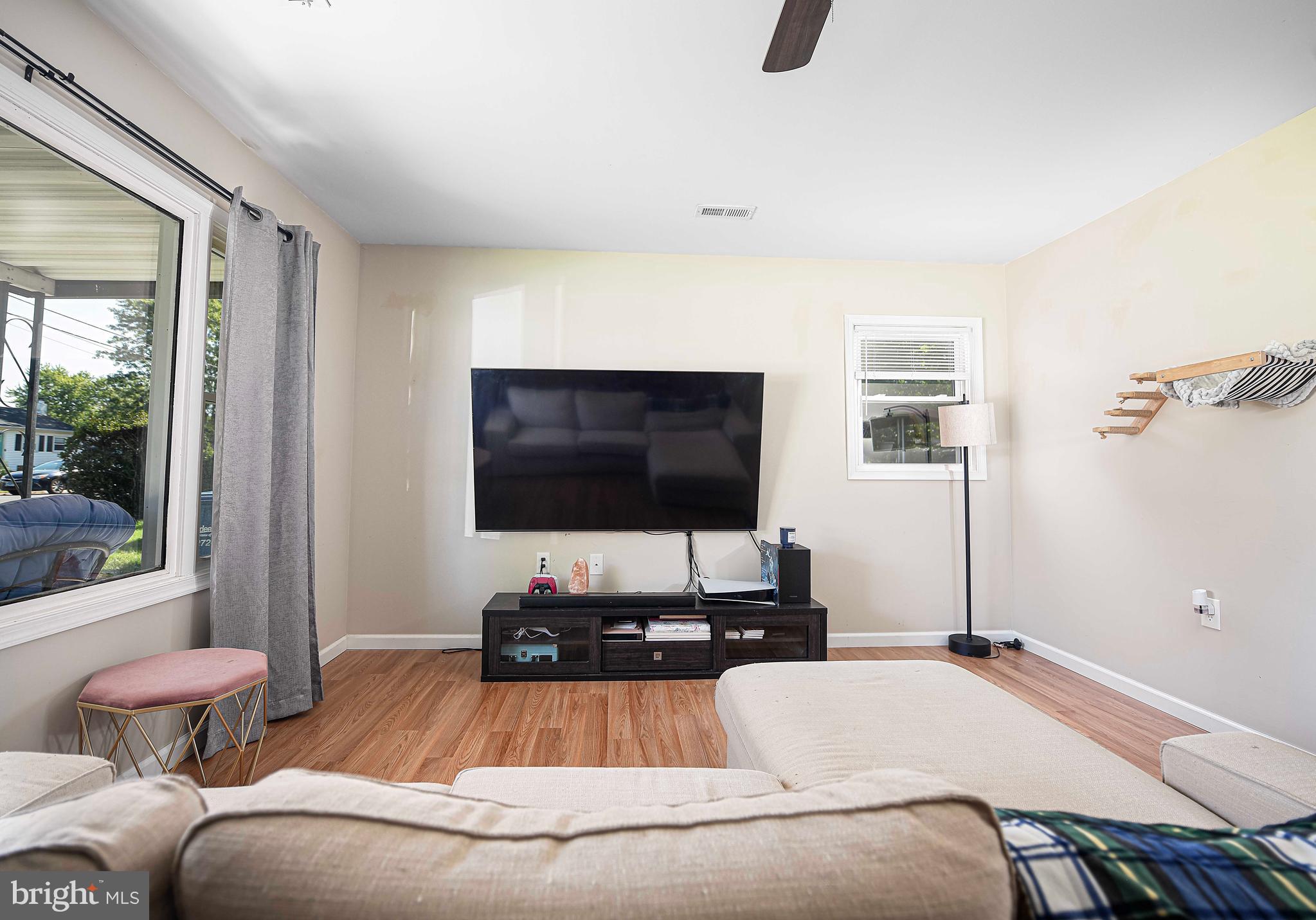 BONNIE BRAE MANOR - Residential