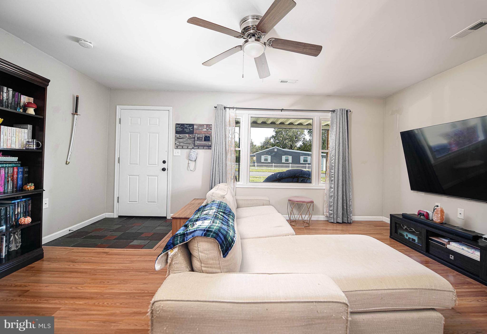 BONNIE BRAE MANOR - Residential