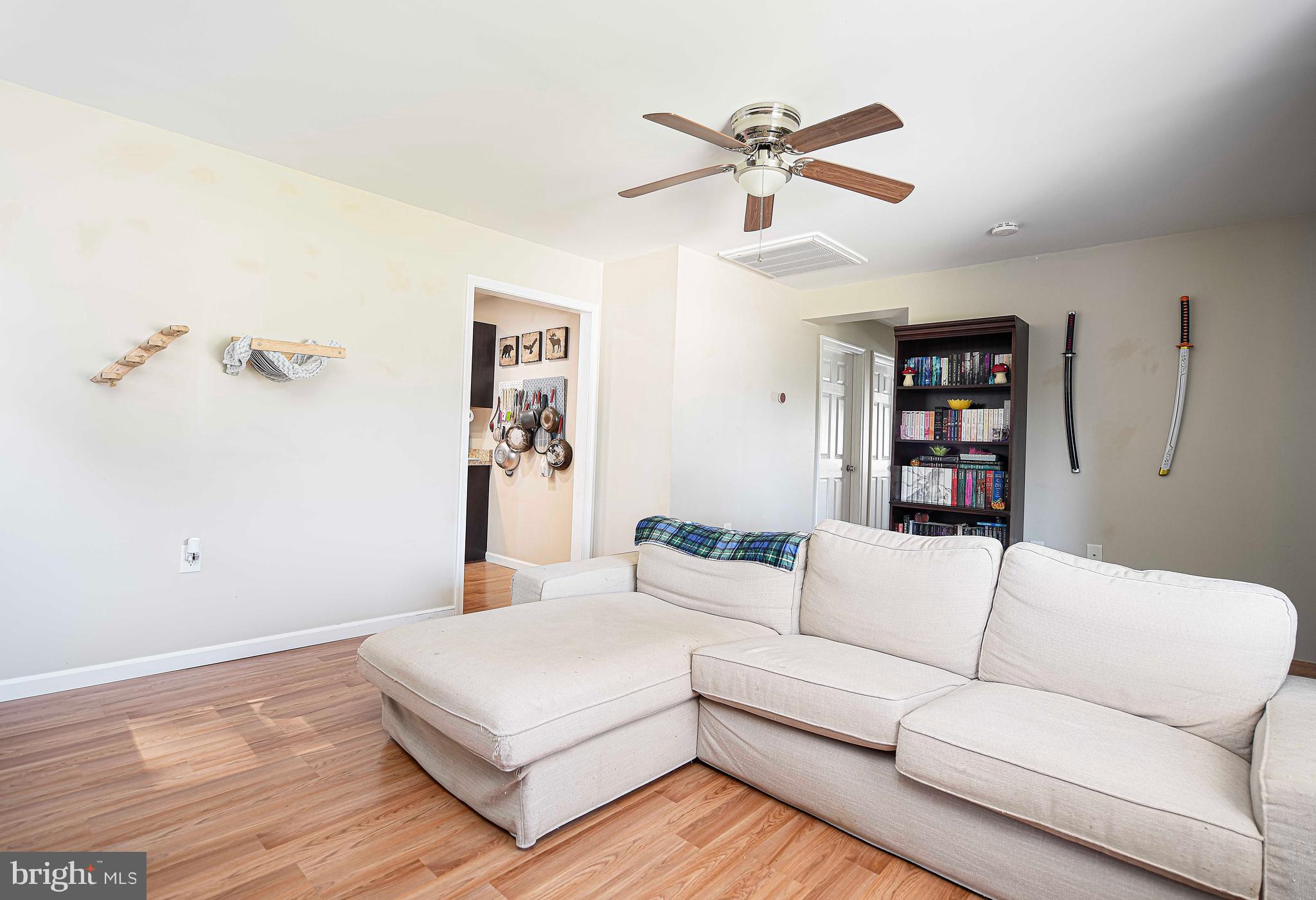 BONNIE BRAE MANOR - Residential