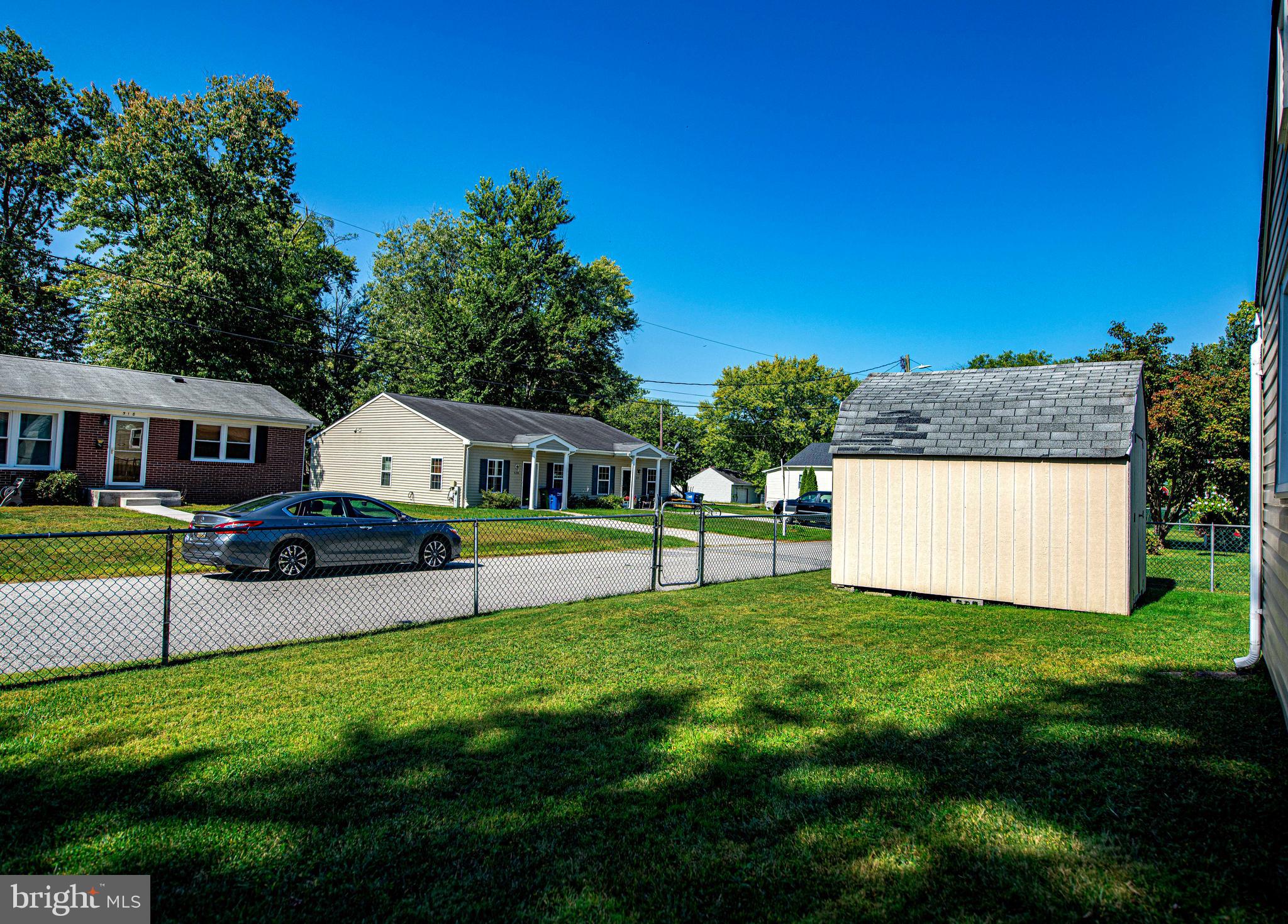 BONNIE BRAE MANOR - Residential