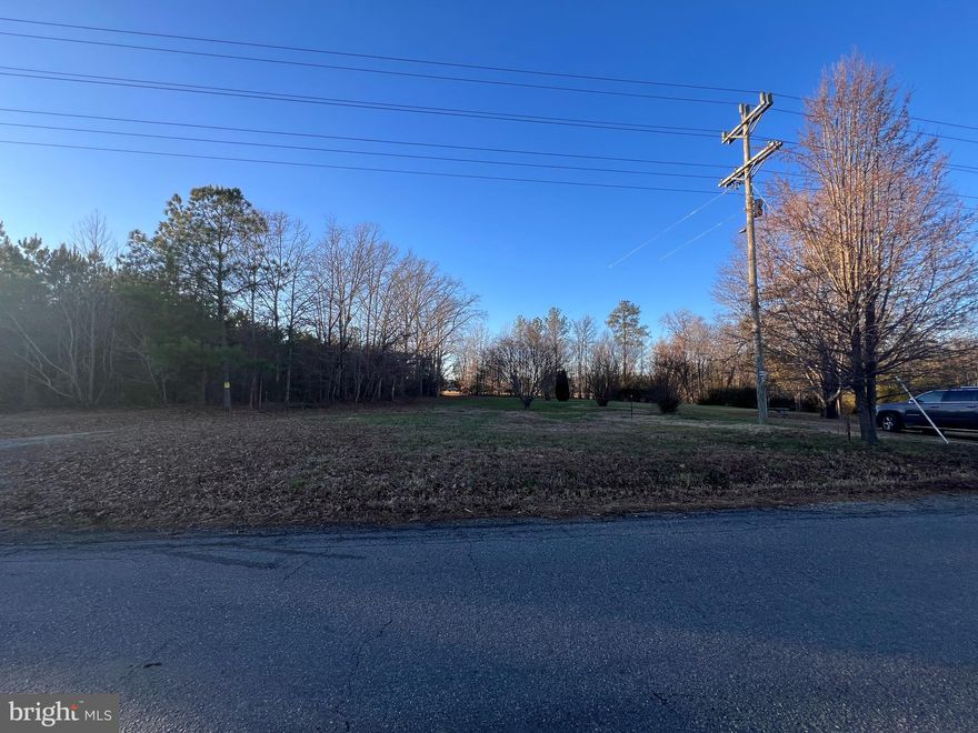 Large, beautful lot ready to build your dream home!   Located a short drive from Historic Bowling Green, VA situated between Richmond and Fredericksburg.  Existing artesian well and recent soil studies perc for a conventional septic system.  Come and see!