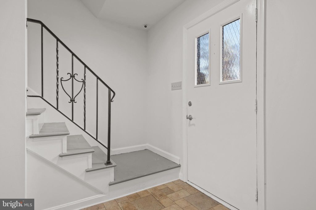 Photo of 946 Homeland Drive, Lancaster, PA 17601 (MLS # PALA2061150)