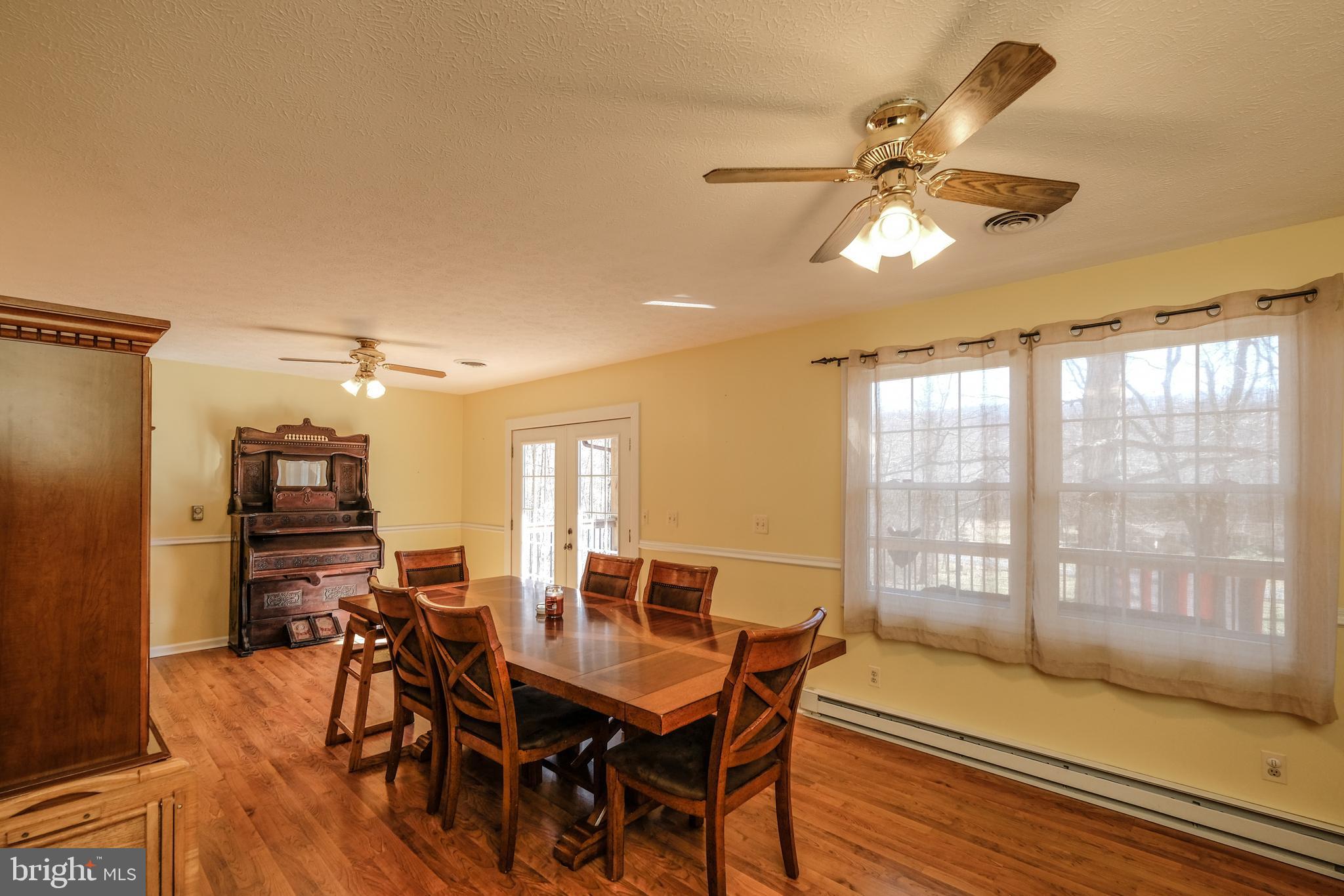 HAPPY VALLEY RETREAT - Residential