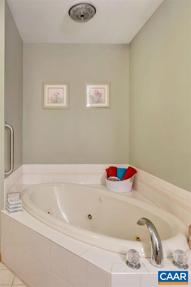 LAKE MONTICELLO - Residential