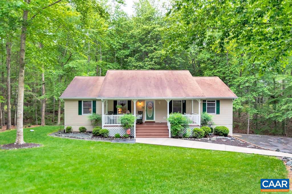 LAKE MONTICELLO - Residential