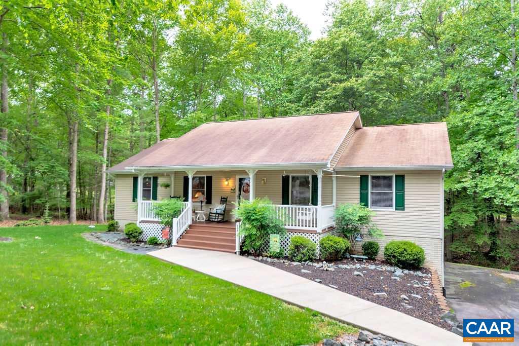 LAKE MONTICELLO - Residential