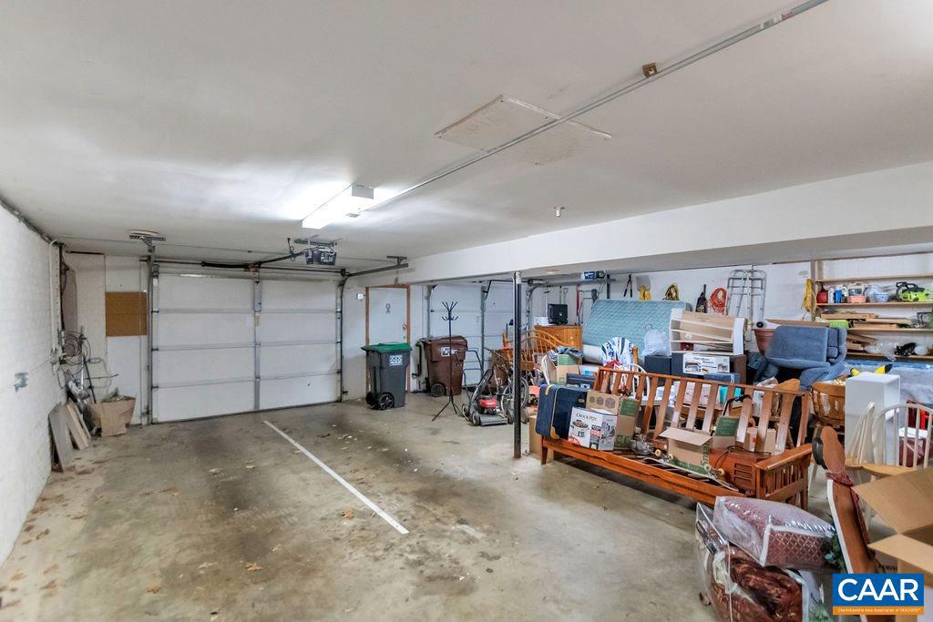 LAKE MONTICELLO - Residential