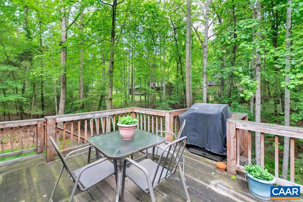 LAKE MONTICELLO - Residential