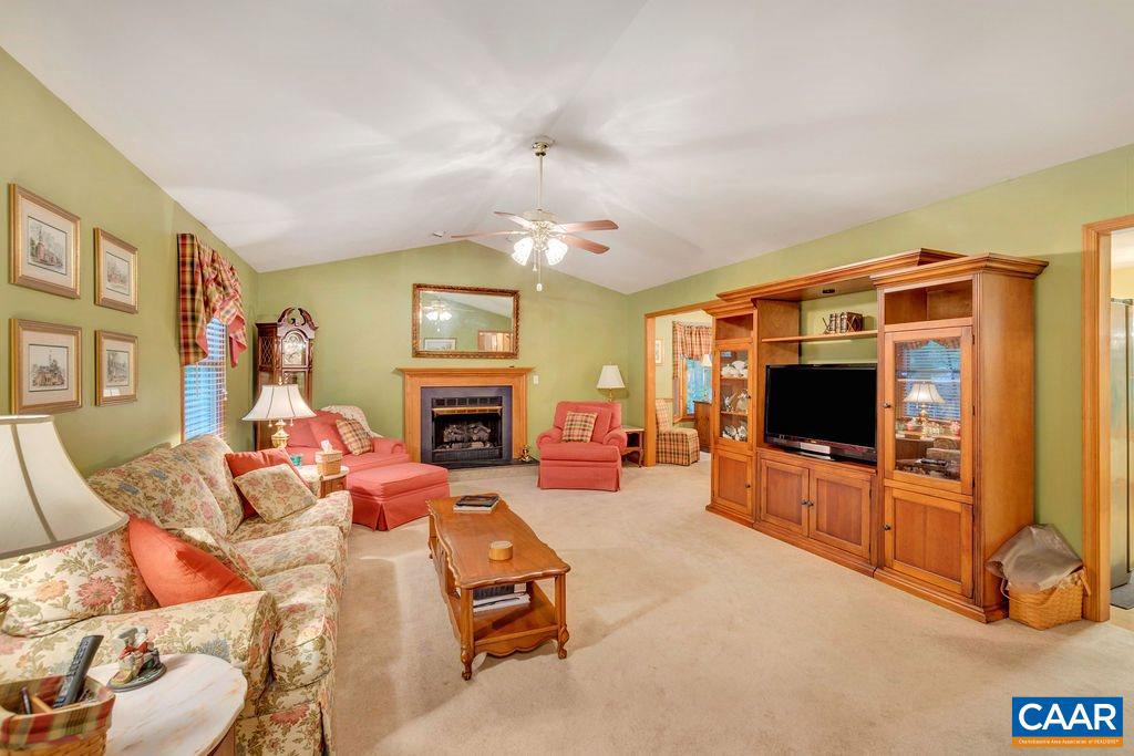 LAKE MONTICELLO - Residential