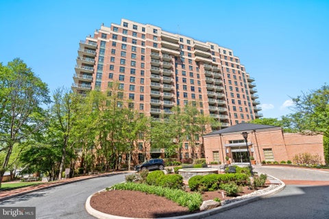 Photo of 11700 Old Georgetown Road #1007, NORTH BETHESDA, MD 20852 (MLS # MDMC2230750)