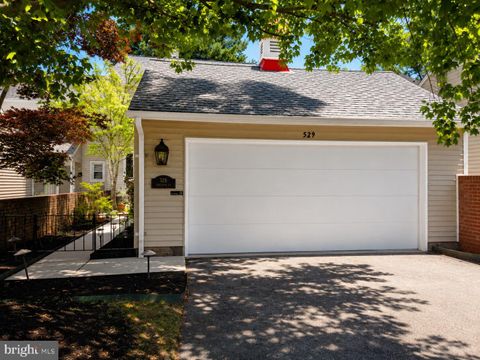 Townhouse For Sale - 529 Chatterton Road<br/> LUTHERVILLE TIMONIUM, MD 21093