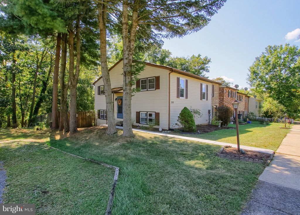 Photo of 300 Juniper Drive, ETTERS, PA 17319 (MLS # PAYK2089928)