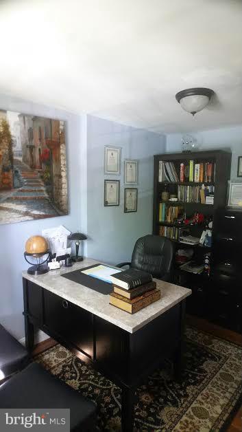 GREENWICH HILL - Residential Lease