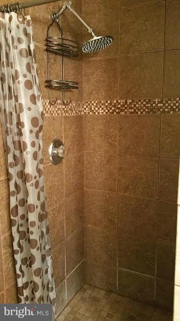 GREENWICH HILL - Residential Lease