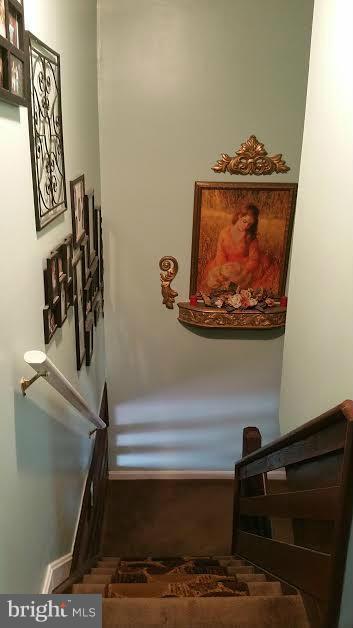 GREENWICH HILL - Residential Lease