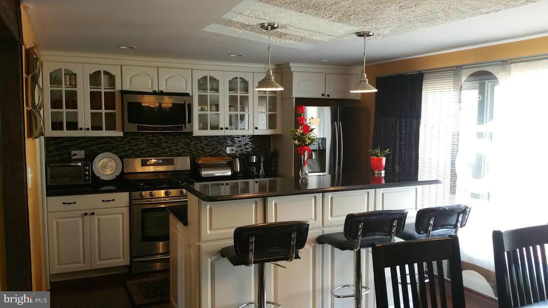 GREENWICH HILL - Residential Lease