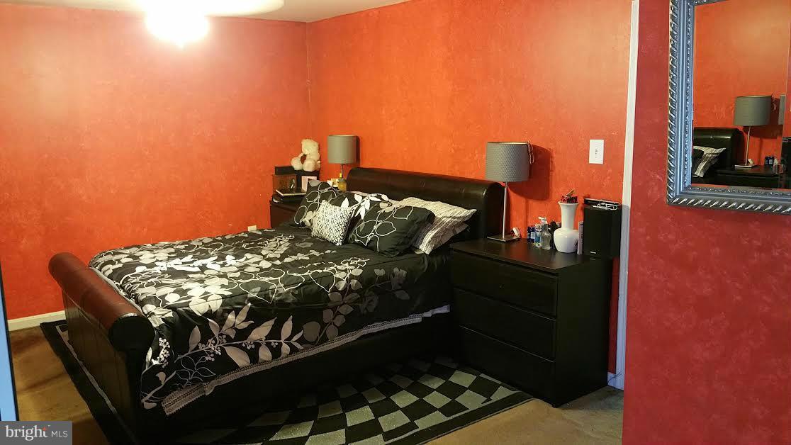 GREENWICH HILL - Residential Lease