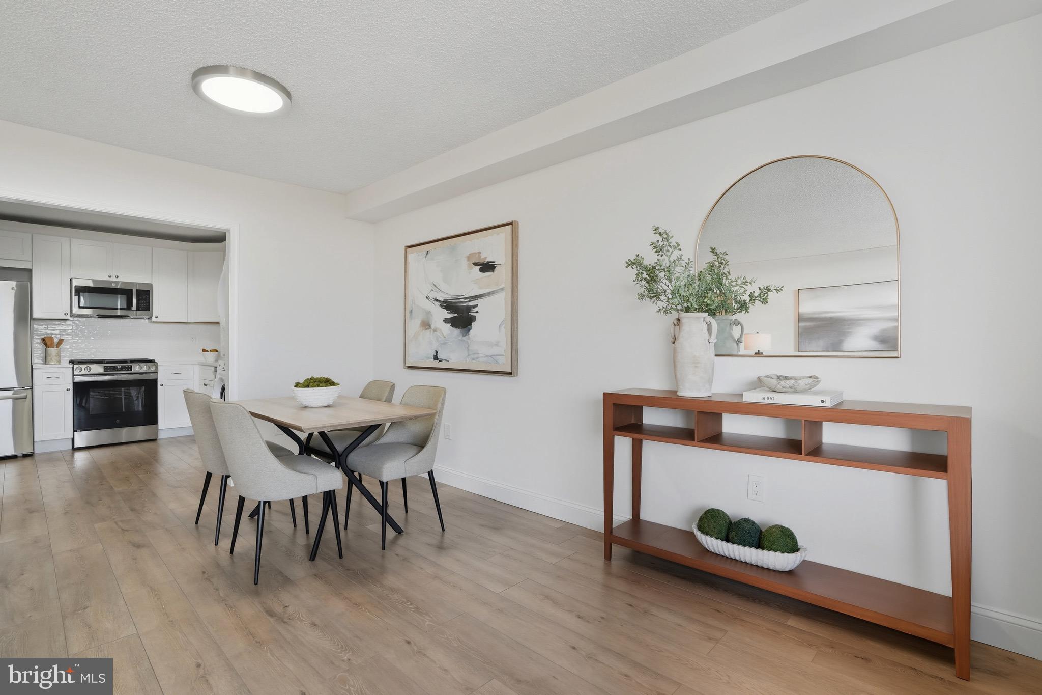 SKYLINE PLAZA - Residential