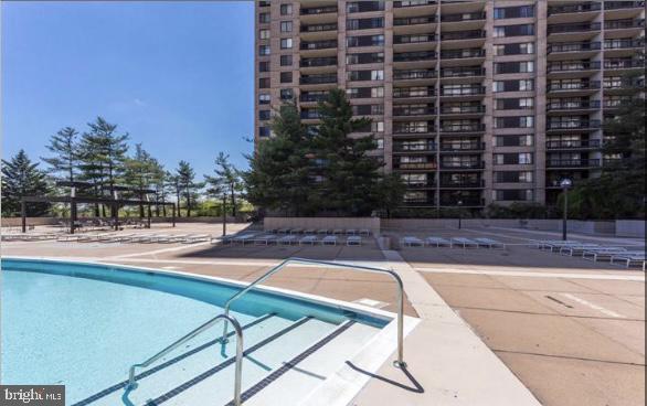 SKYLINE PLAZA - Residential