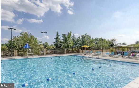 SKYLINE PLAZA - Residential