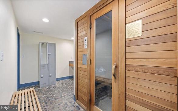 SKYLINE PLAZA - Residential