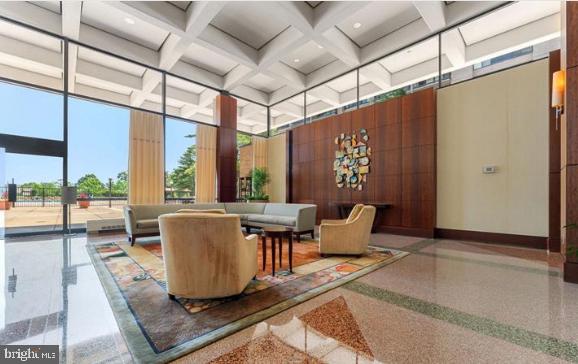 SKYLINE PLAZA - Residential