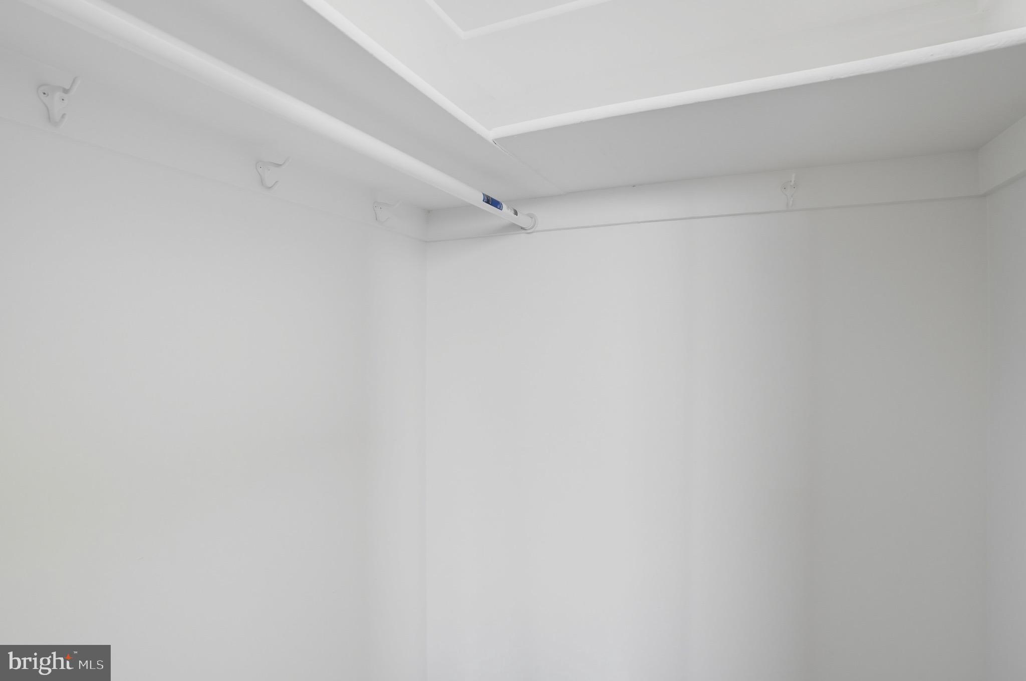 SKYLINE PLAZA - Residential