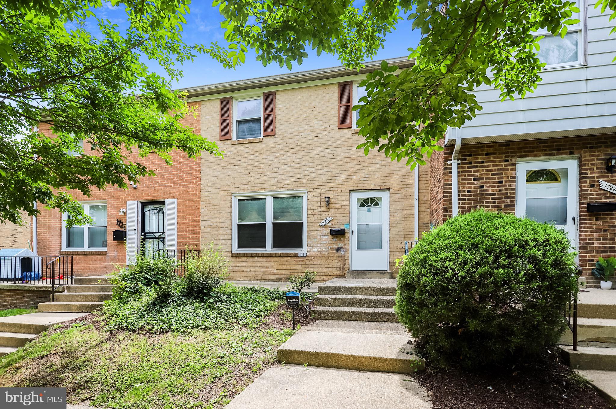 OLD TOWNE VILLAGE CONDOMINIUMS - Residential