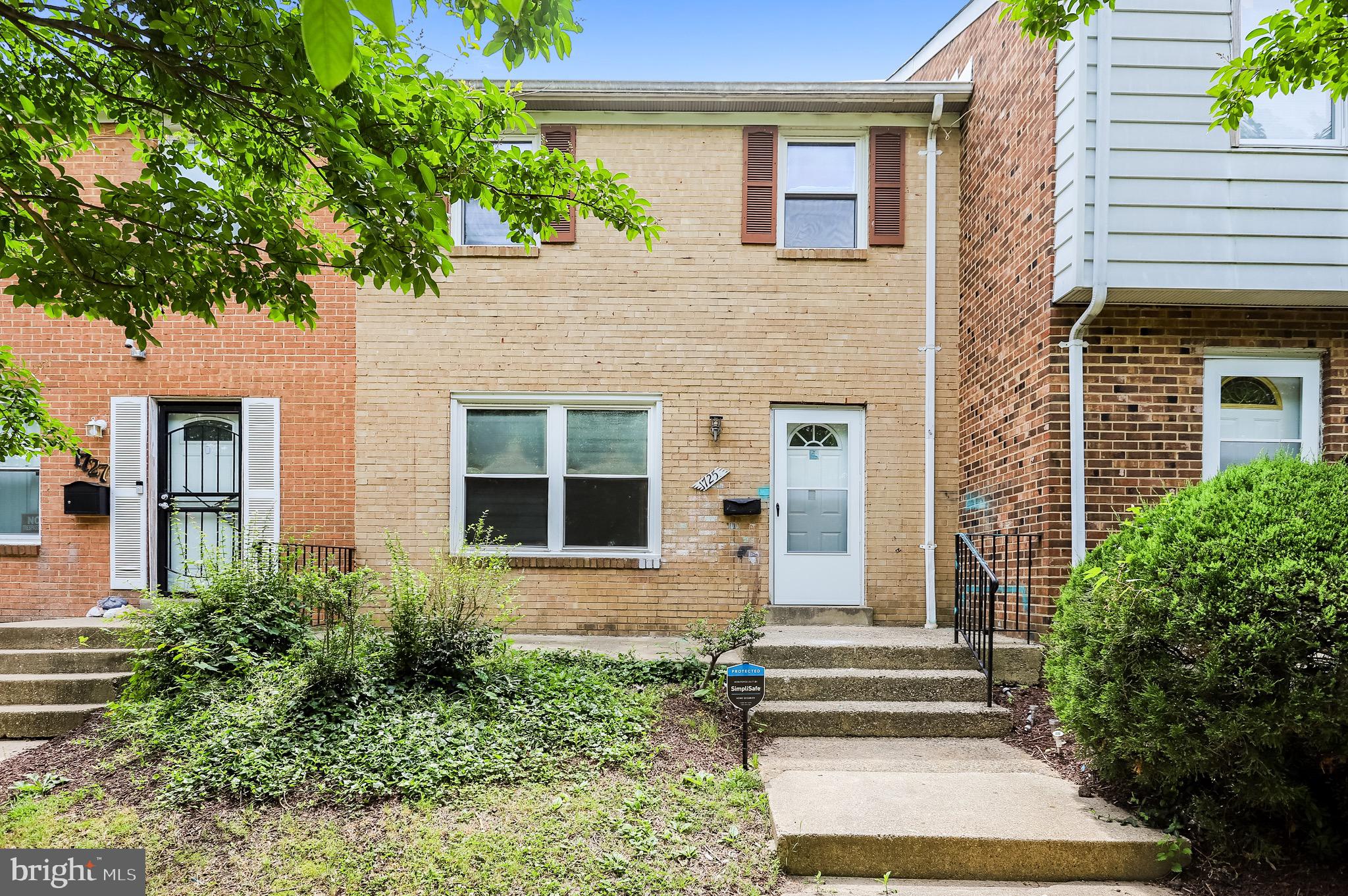 OLD TOWNE VILLAGE CONDOMINIUMS - Residential