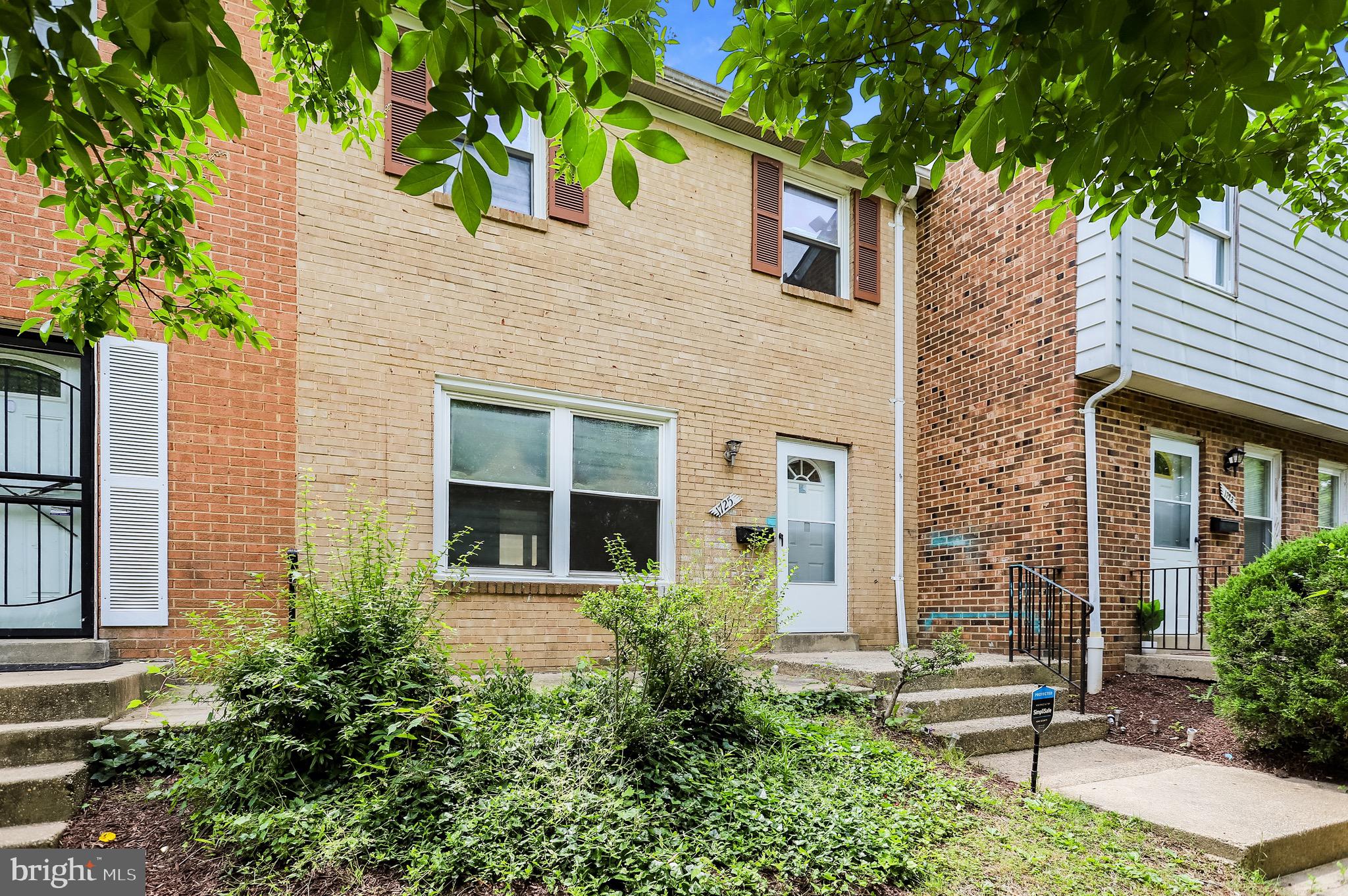 OLD TOWNE VILLAGE CONDOMINIUMS - Residential