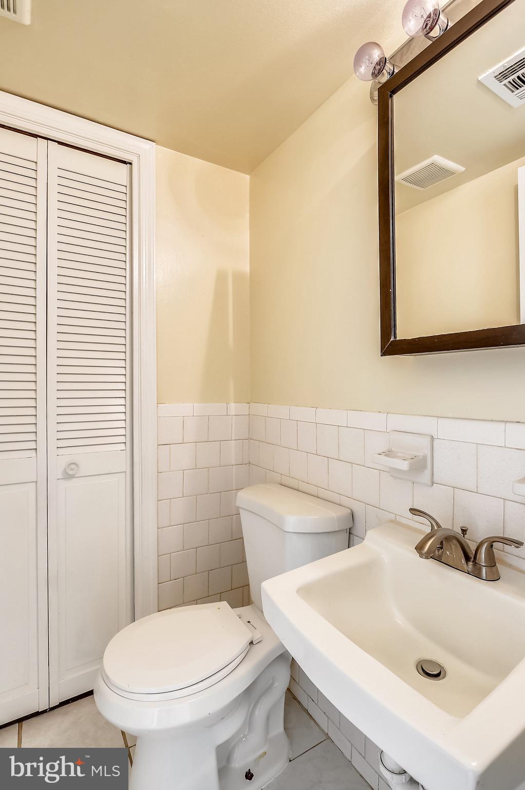 OLD TOWNE VILLAGE CONDOMINIUMS - Residential