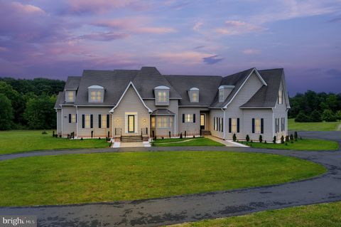 Property photo of 37016 longmoor farm lane, hillsboro, VA 20132