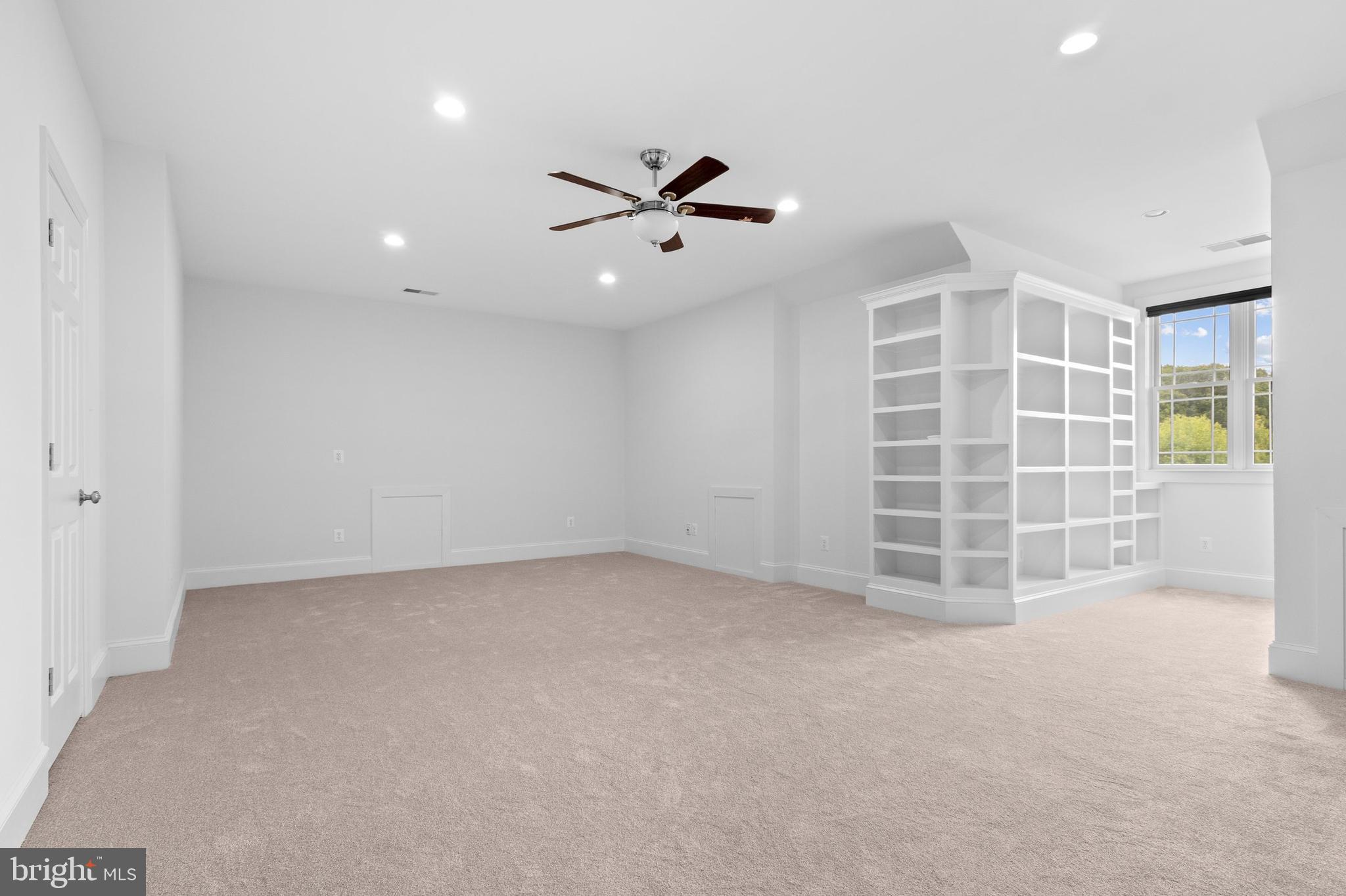 LONGMOOR FARM ESTATES - Residential