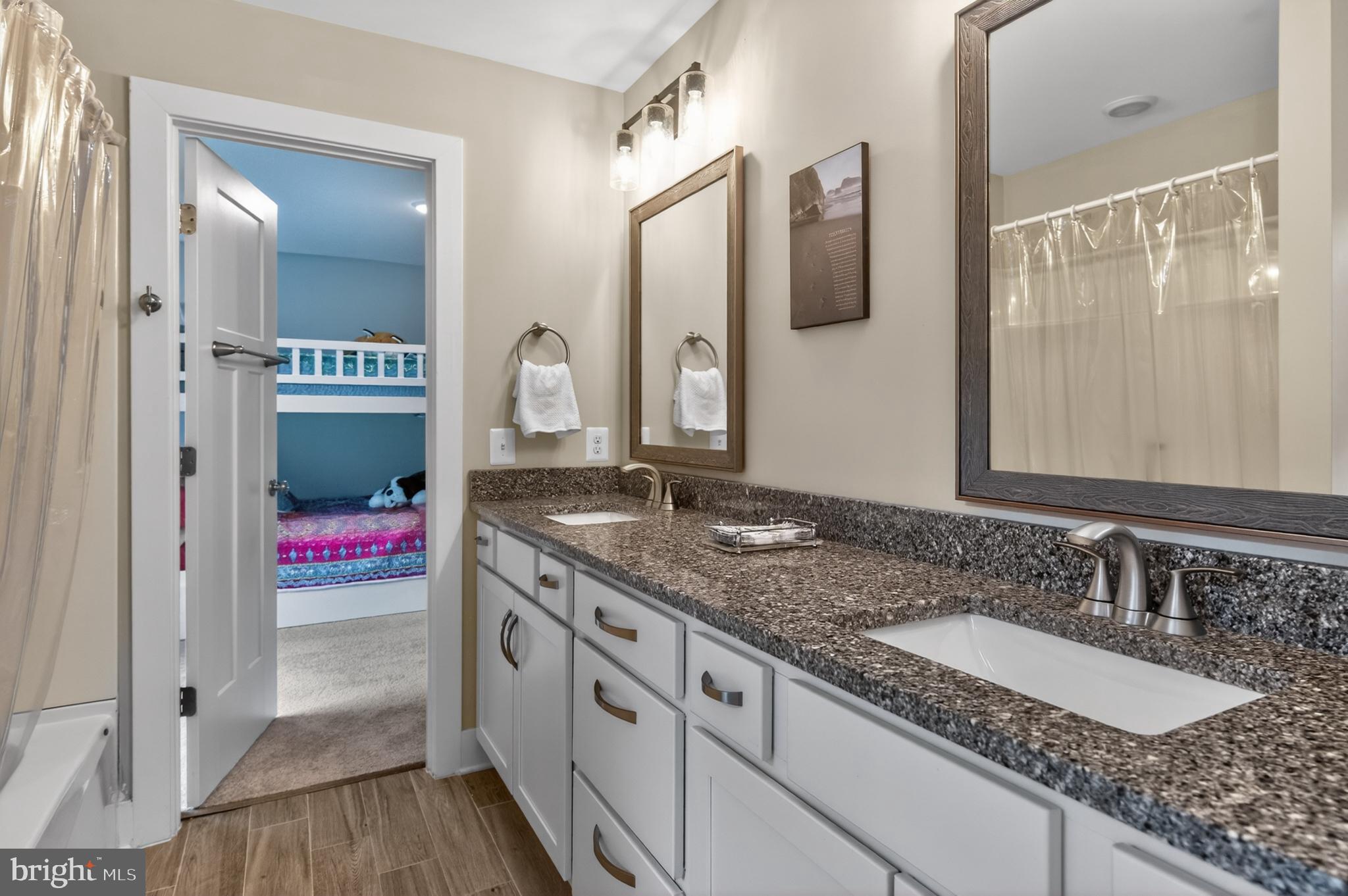 THE COVE - Residential