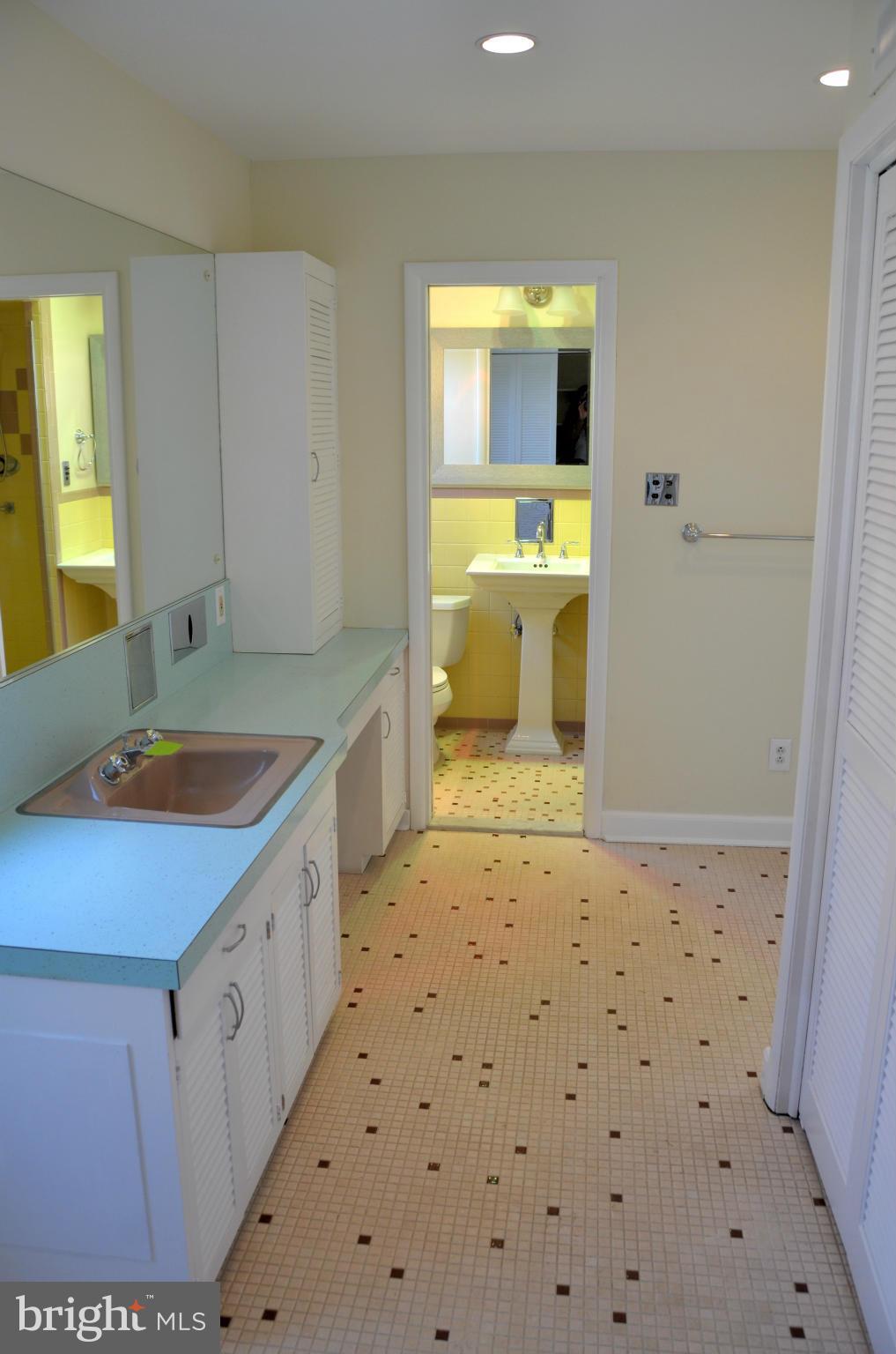 SAUNDERS POINT - Residential Lease