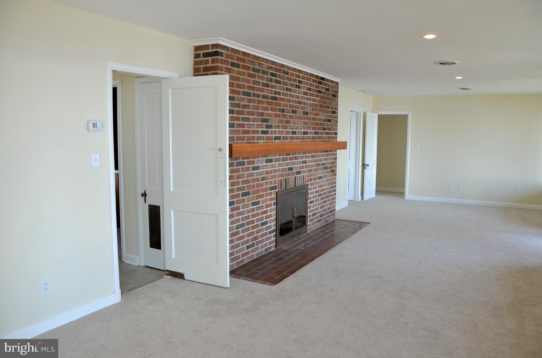 SAUNDERS POINT - Residential Lease