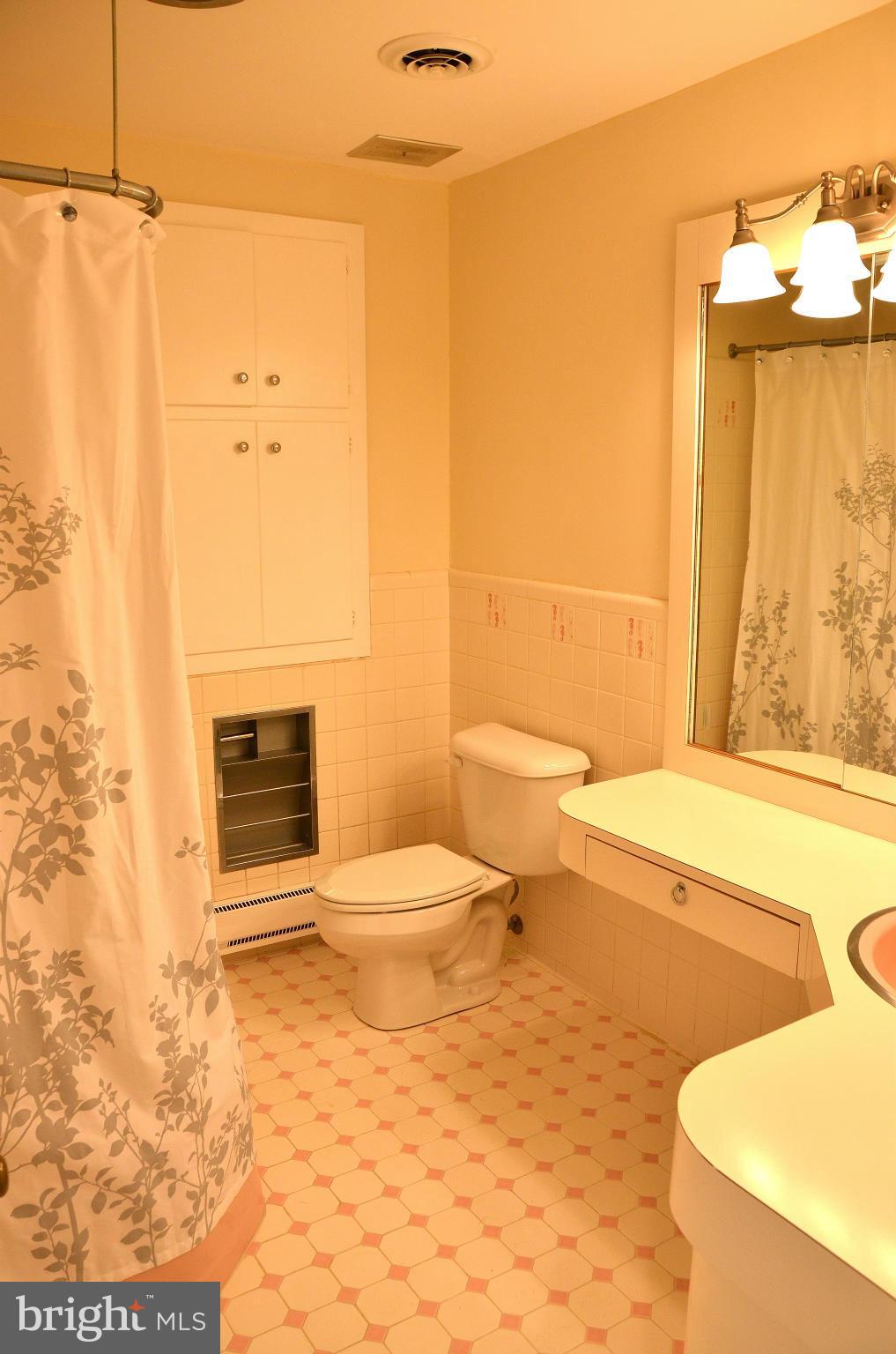 SAUNDERS POINT - Residential Lease