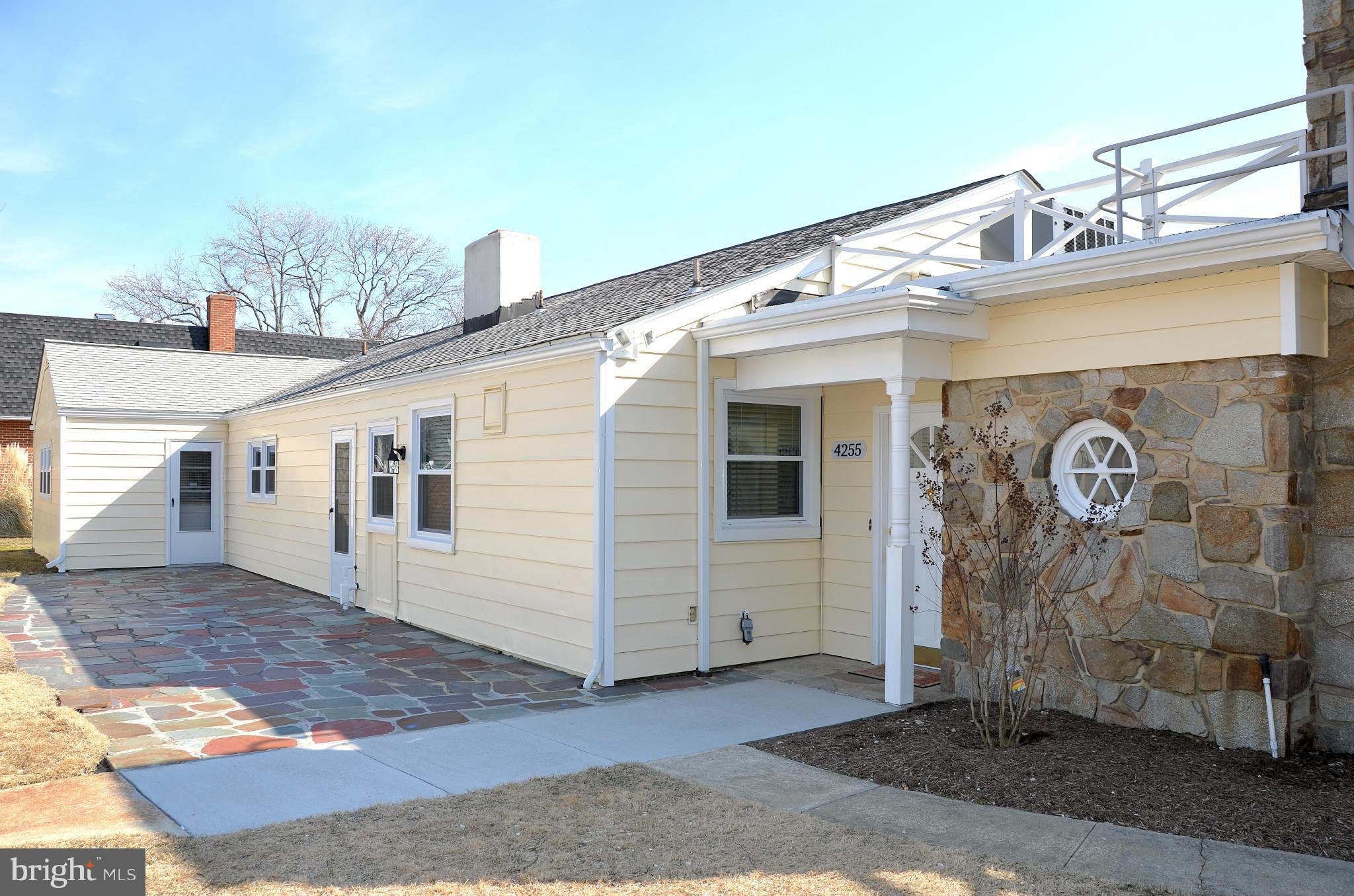 SAUNDERS POINT - Residential Lease