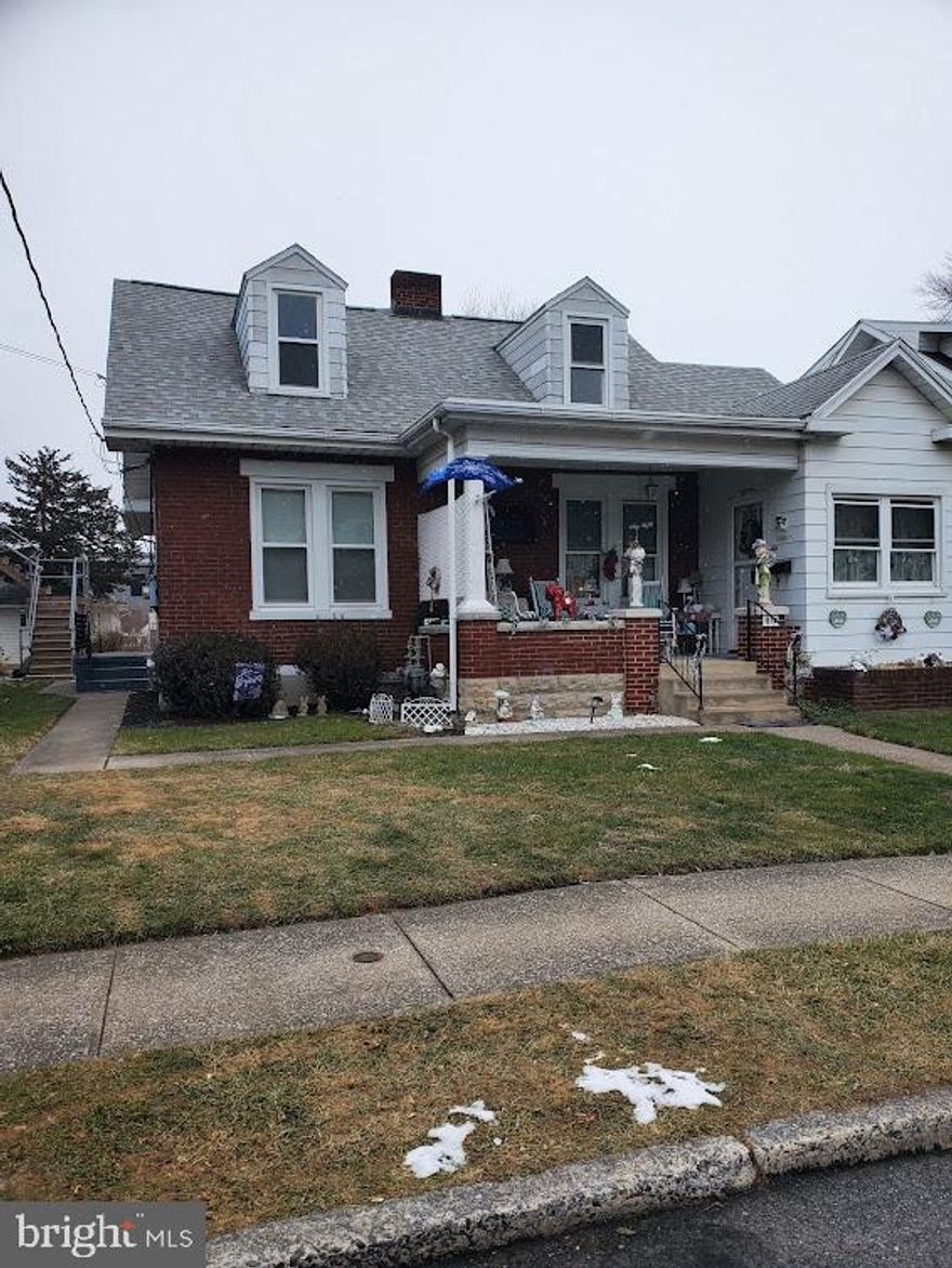 Adorable 1 bedroom, 1 bath, living room, kitchen and off street parking.