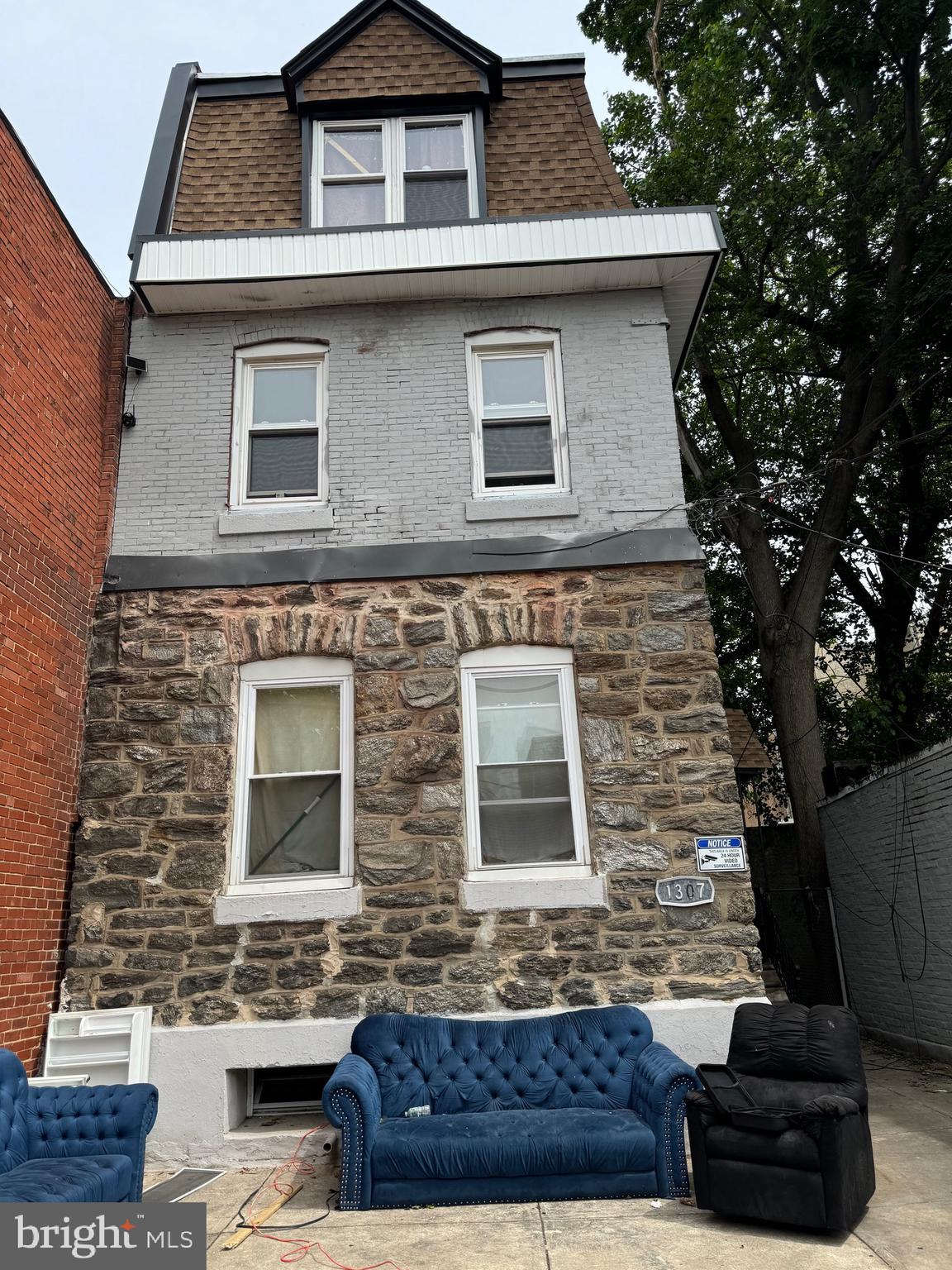 Investor Alert! 7 units building in a great location in Olney convenient to Broad Street and public transportation. The entire building was recently refurbished with separated utilities. 6 units are currently occupied. The building features: 3 studio, 2 X 1 bedroom unit, 2 X 2 bedrooms units. The showing will begin on June 8th, the open house.