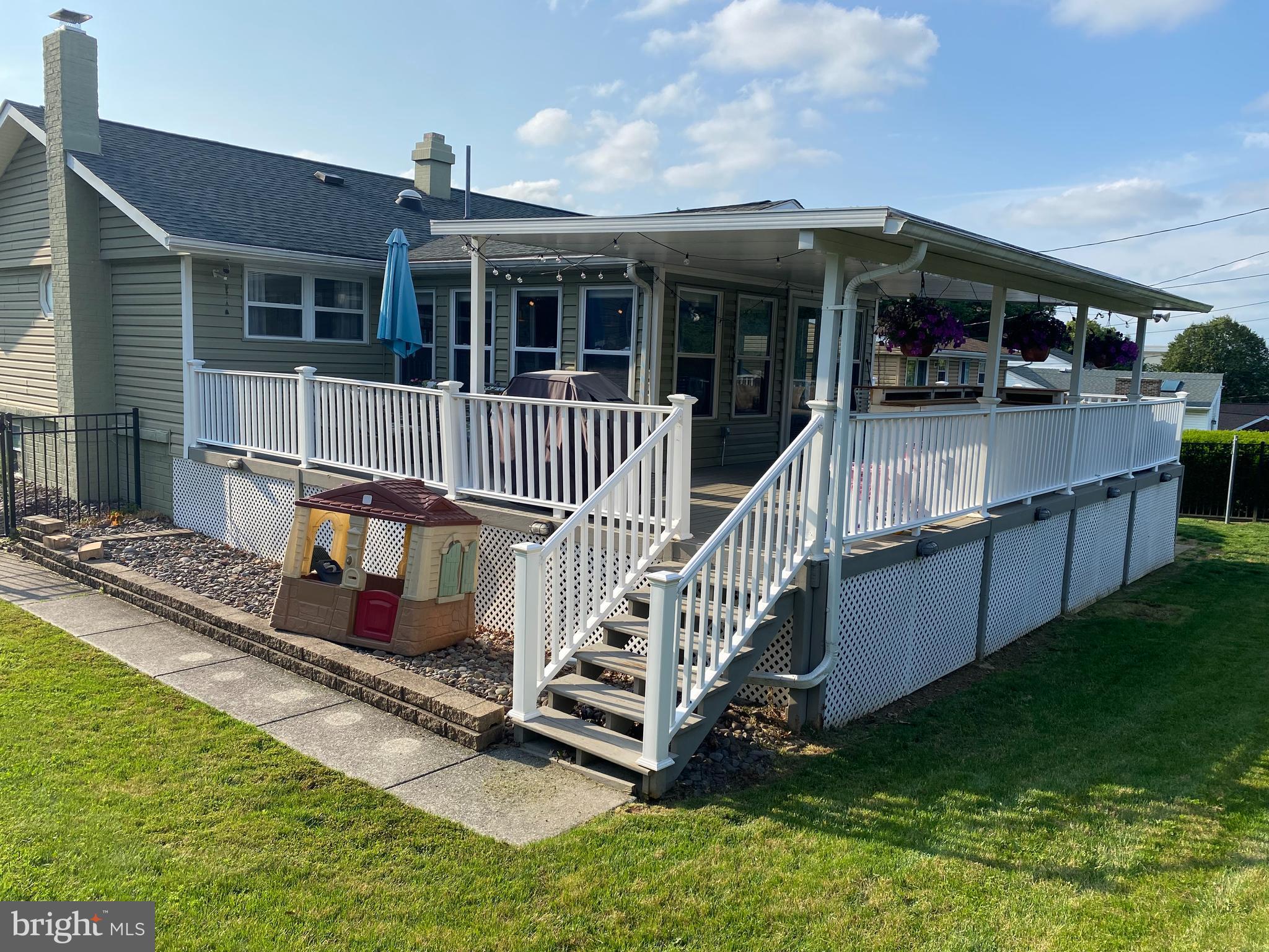 8 CHERRYWOOD ROAD