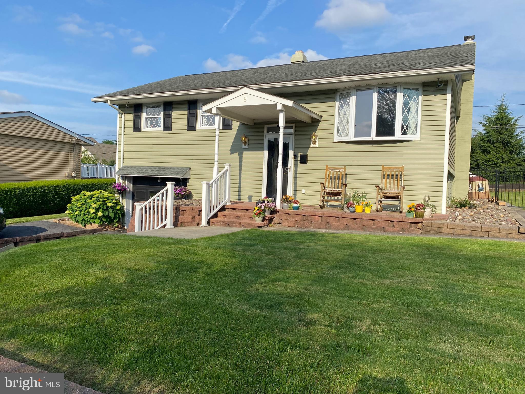 8 CHERRYWOOD ROAD