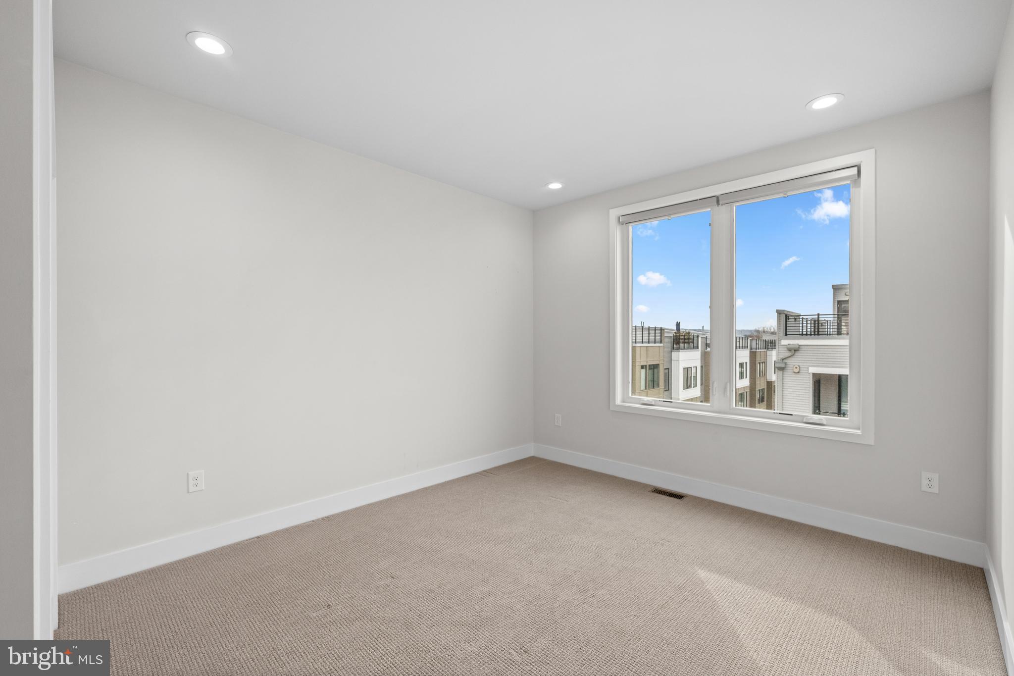 OVERLOOK AT TOWN CENTER - Residential