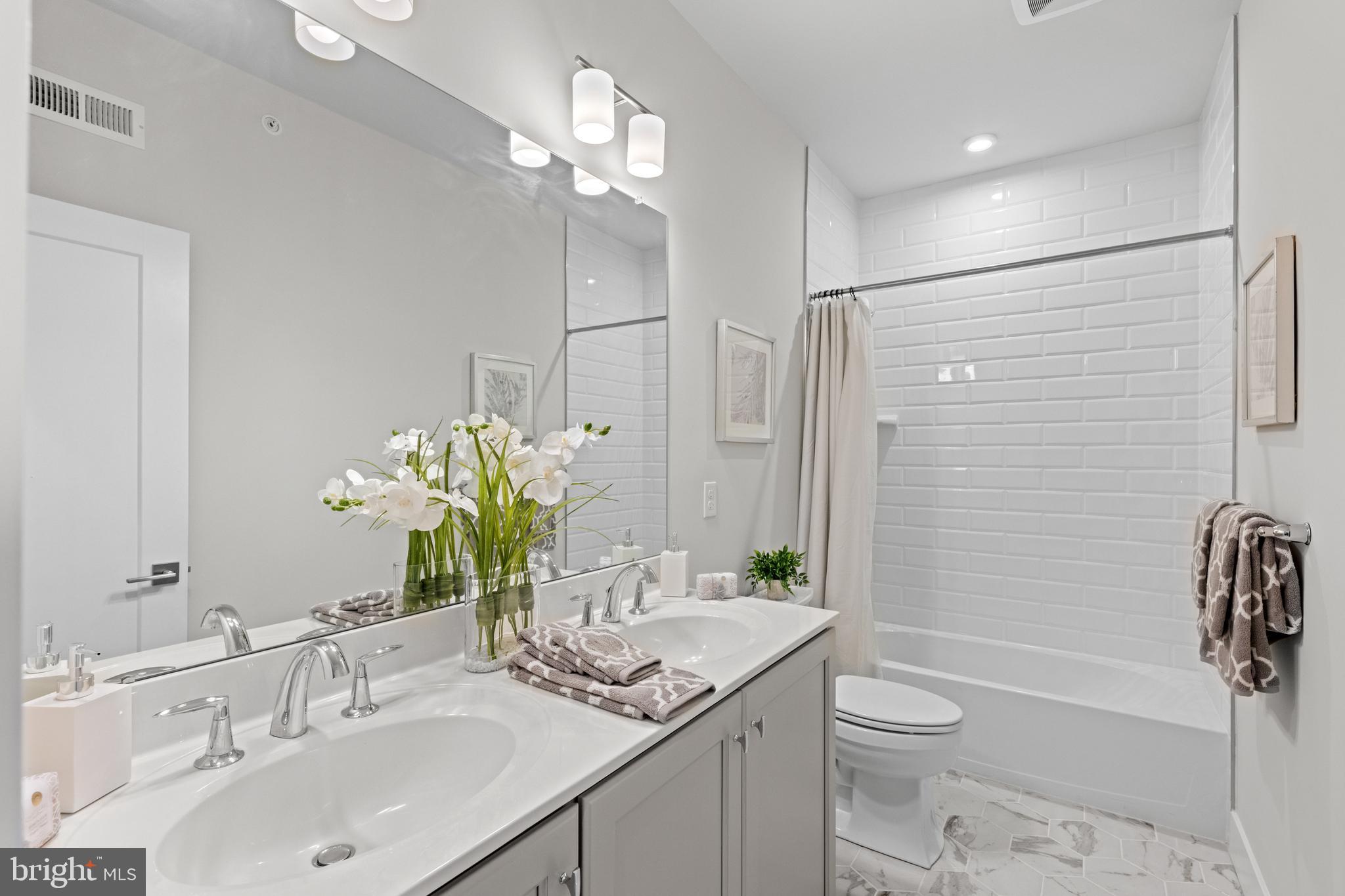 OVERLOOK AT TOWN CENTER - Residential